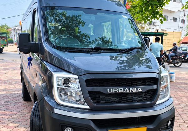 Force Urbania - Agra Cabs