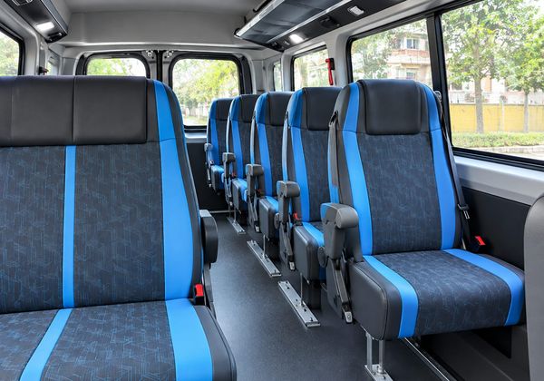 Force Urbania interior - Agra Cabs