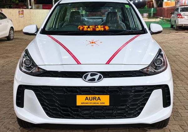 Hyundai Aura - Agra Cabs