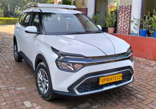 Kia Carens - Agra Cabs