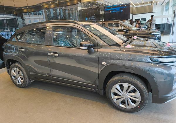 Maruti Fronx - Agra Cabs