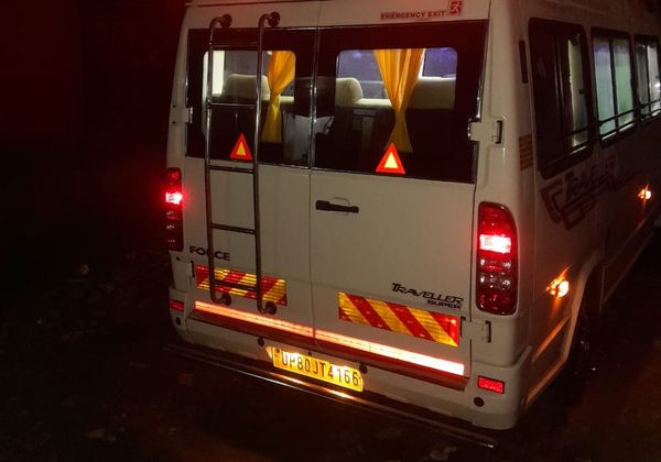 Tempo Traveller - Agra Cabs