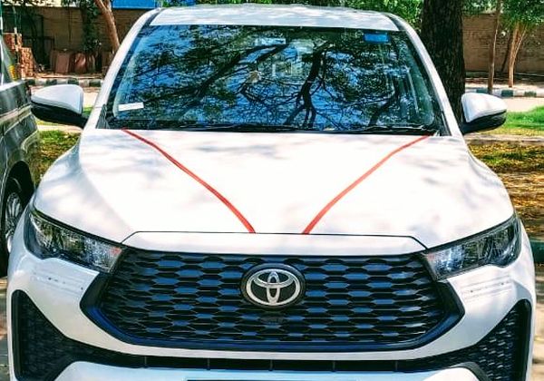 Toyota Innova Hycross - Agra Cabs